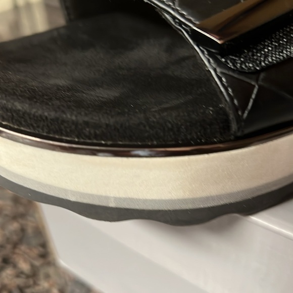 ☀️☀️HOST PICK☀️☀️Vionic Black Sandals with Chunky Sole☀️☀️☀️☀️☀️ - Picture 10 of 13